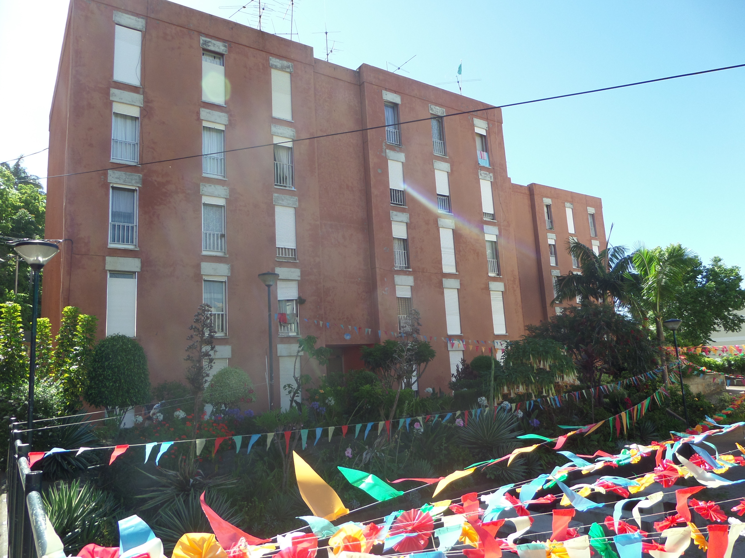 CDU diz que habitantes do bairro da Ribeira Grande, em Santo António, estão “abandonados”