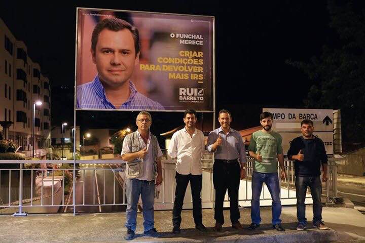 Funchal amanhece com outdoors de Rui Barreto