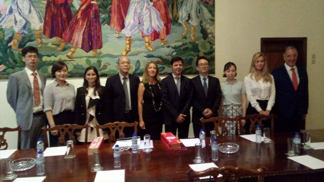 Rui Gonçalves reuniu com comitiva da Região Autónoma de Tiajin (China)