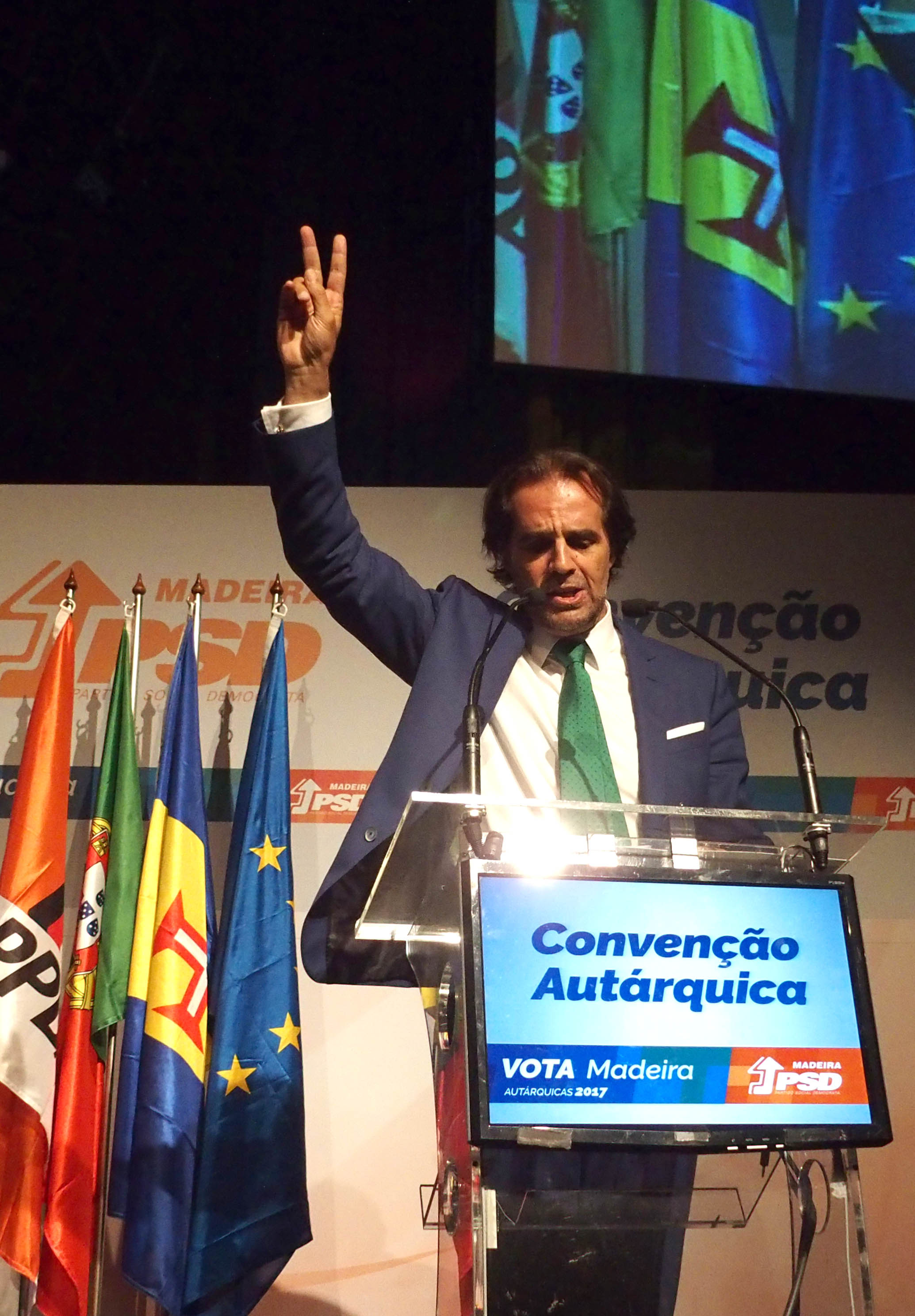 Albuquerque apela à “união” na convenção autárquica do PSD
