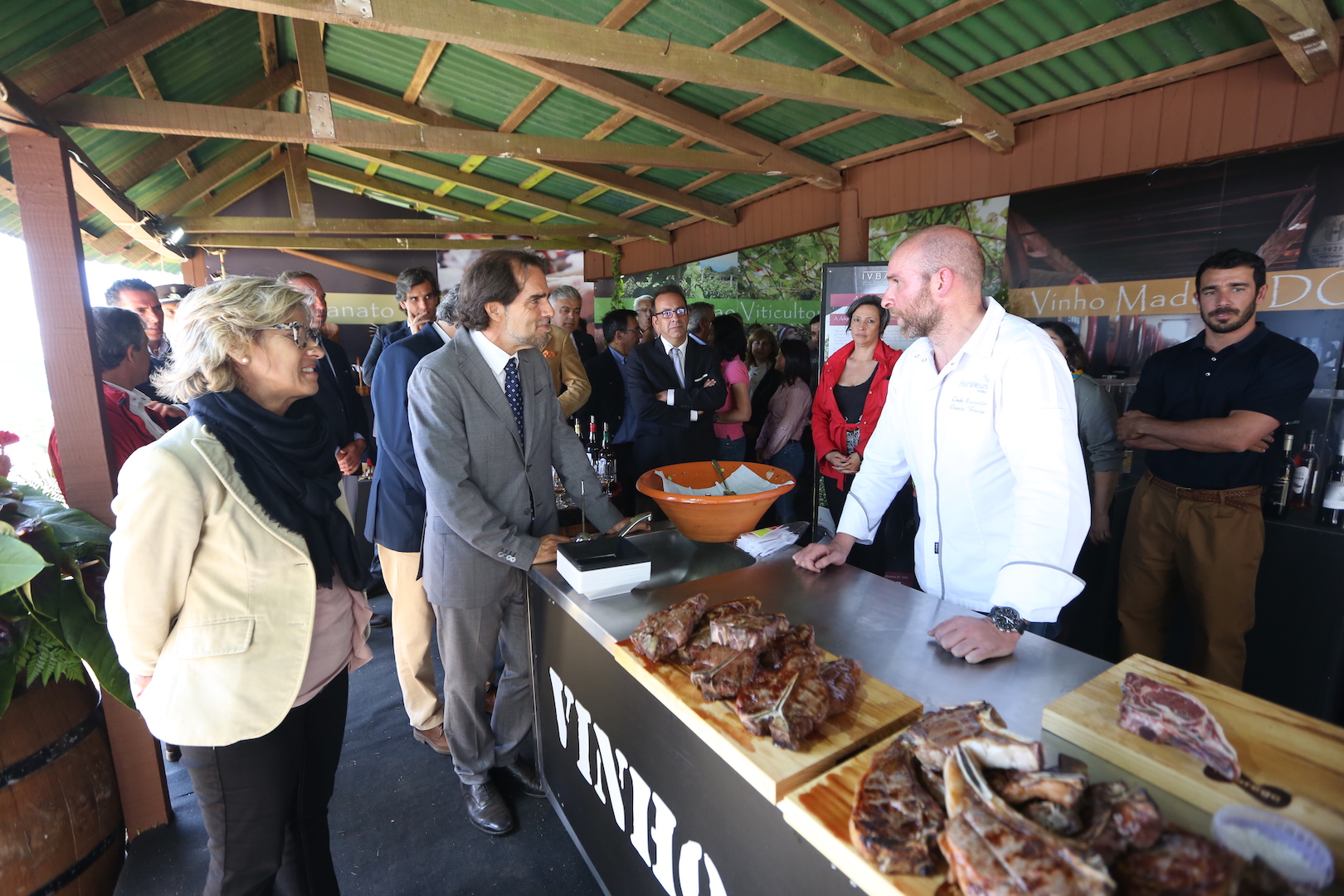 Veja fotos da visita do presidente do Governo à feira do gado do Porto Moniz