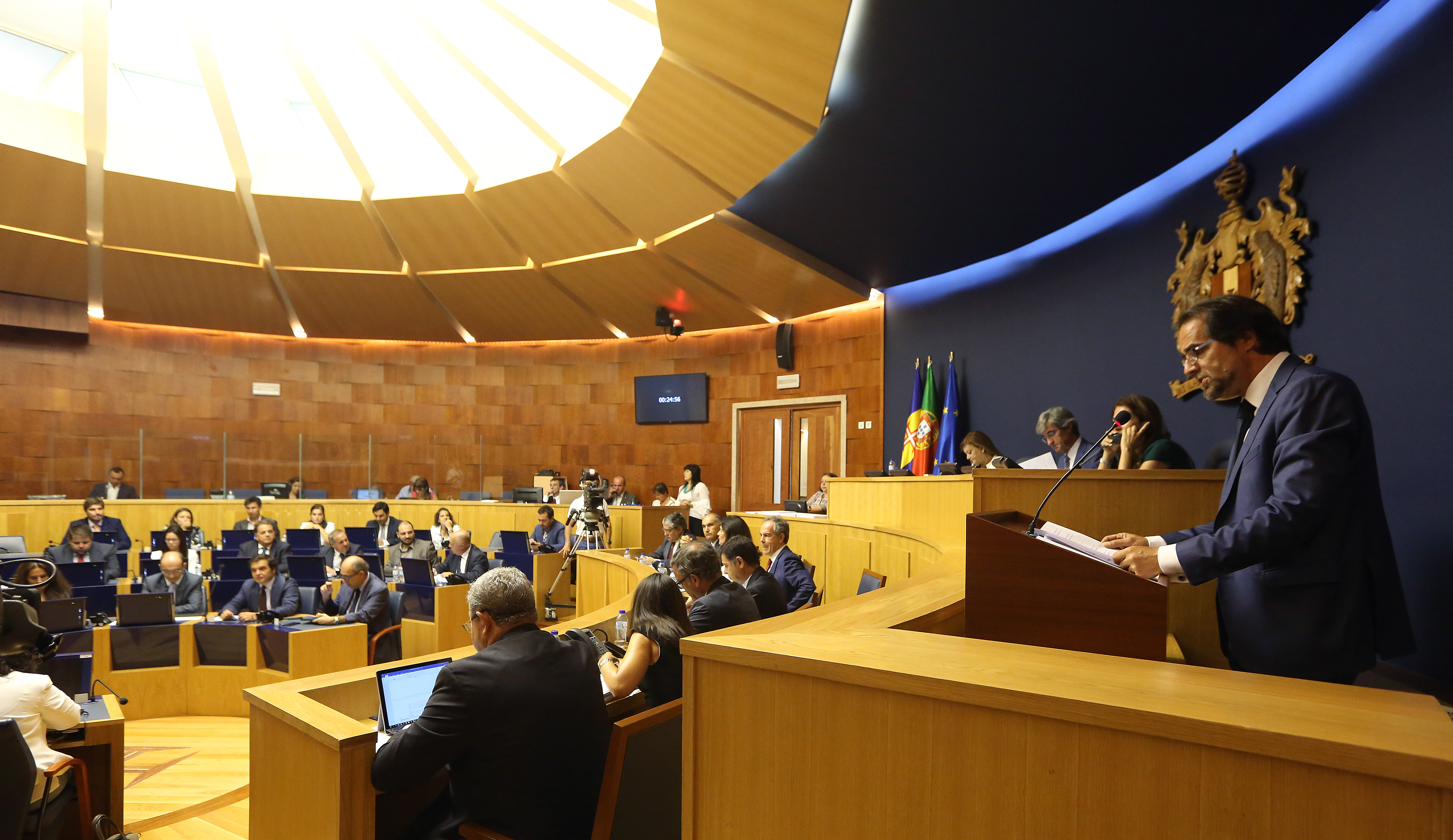 Assembleia debateu Estado da Região