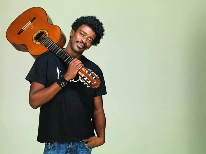 Seu Jorge promete grande actuação para hoje no Nos Summer Opening