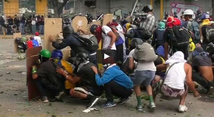 Violência em Caracas e nova “greve cívica” anunciada na Venezuela [vídeo]