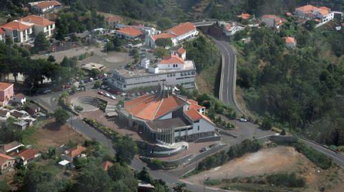 Câmara de Santa Cruz mantém localização do mercado agrícola da Camacha