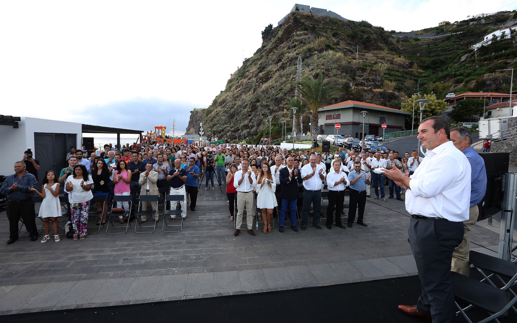 Carlos Teles anuncia Educação gratuita na Calheta