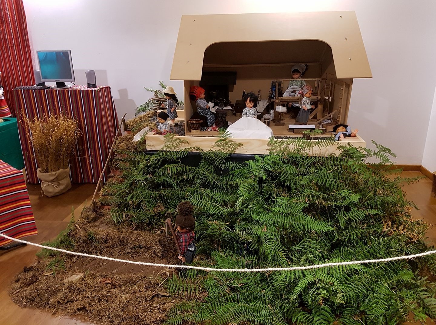 Exposição em miniatura sobre os tormentos do linho no Centro Ciência Viva do Porto Moniz