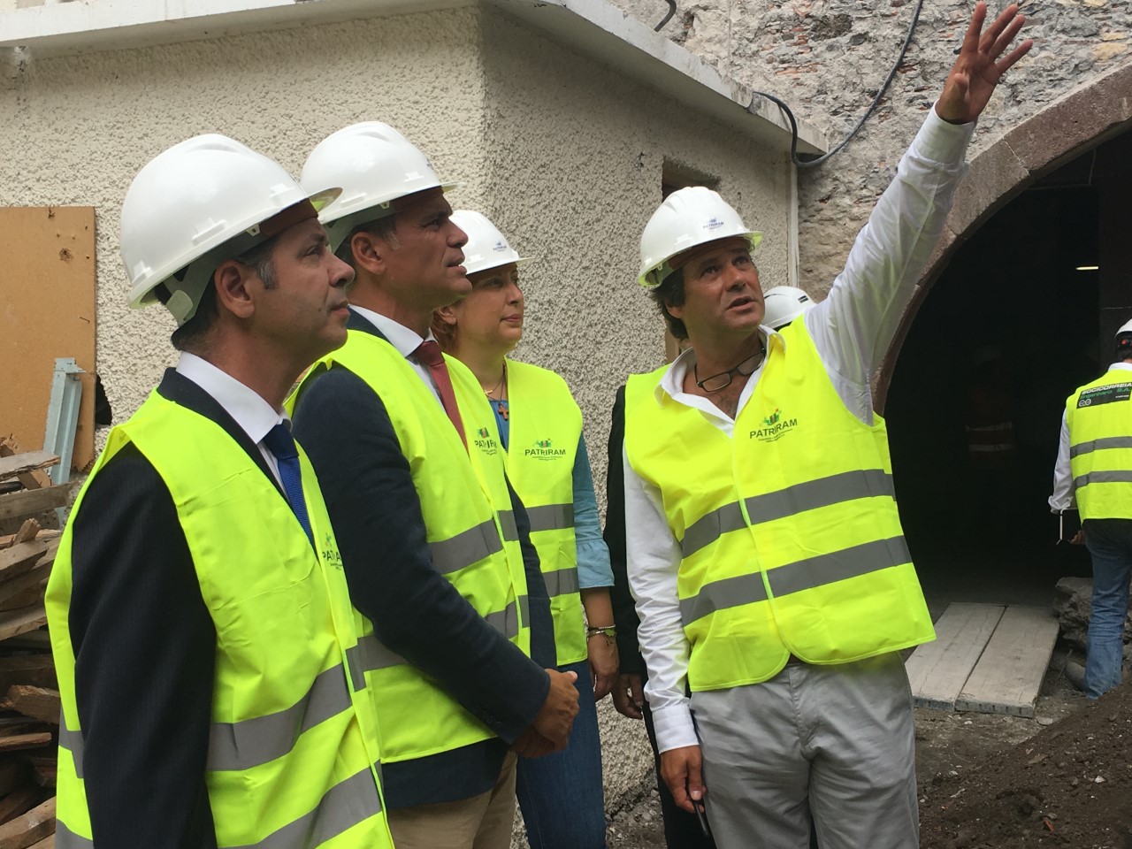 Secretários vão às obras de capacete e anunciam reabertura do Museu Vicentes em 2018 com nova dinâmica