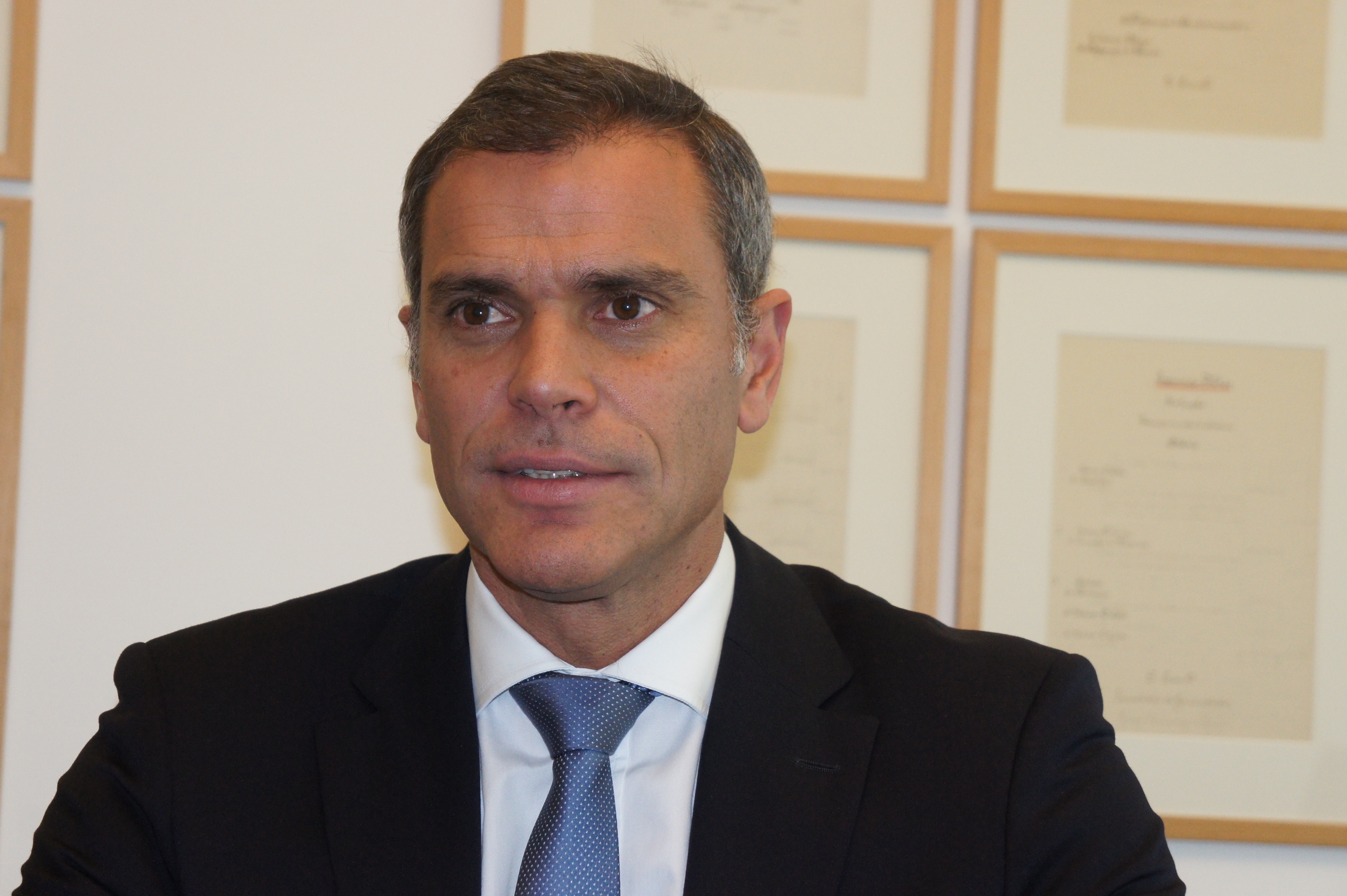 Eduardo Jesus vai à Escola Salesiana de Artes e Ofícios