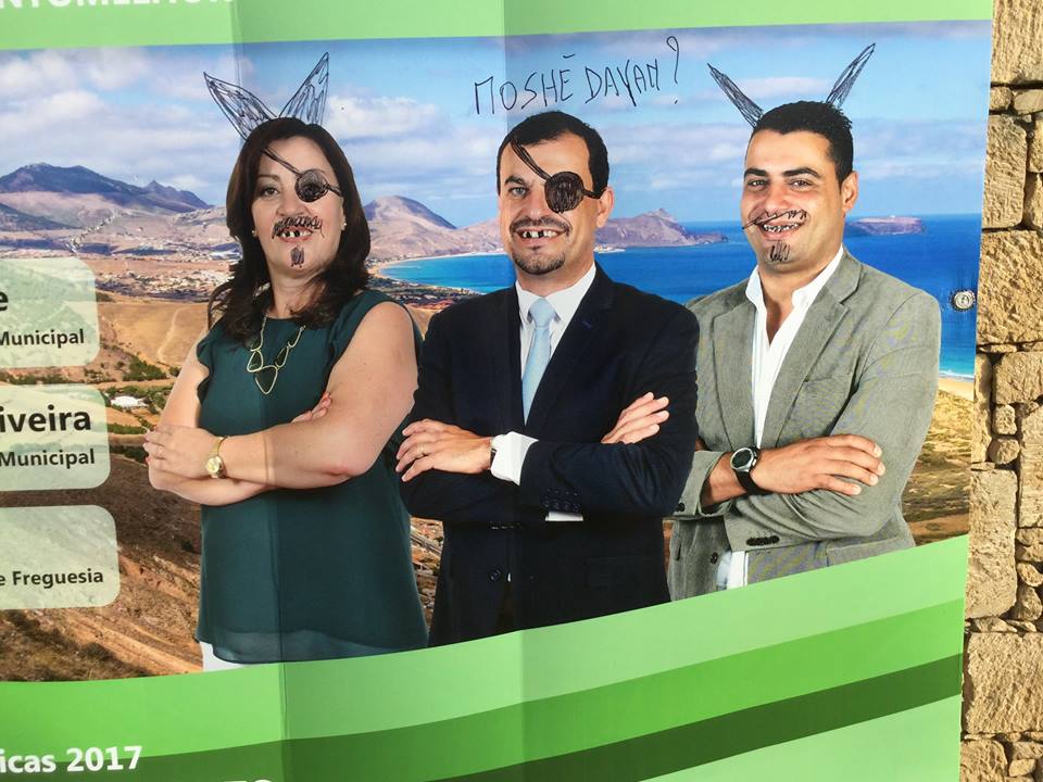 Cartaz do PS vandalizado no Porto Santo