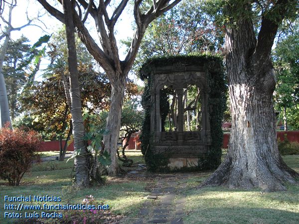 Medalhas de mérito turístico entregues amanhã na Quinta das Cruzes