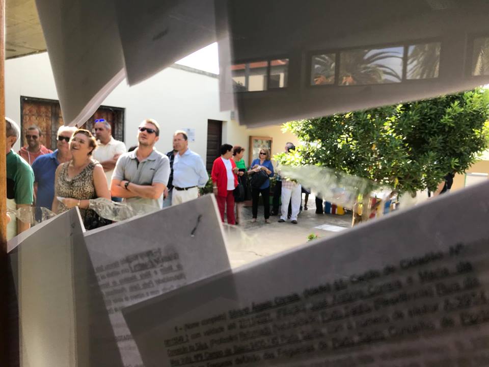 Filas para votar logo de manhã no Porto Santo, ainda sem sombra dos candidatos