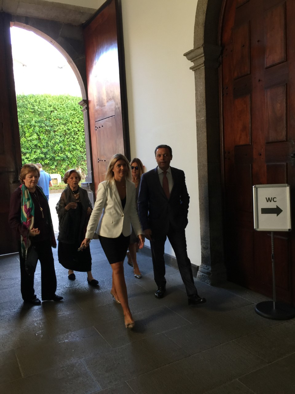 Staff da Assembleia “troca” Vítor por Pedro Calado no protocolo