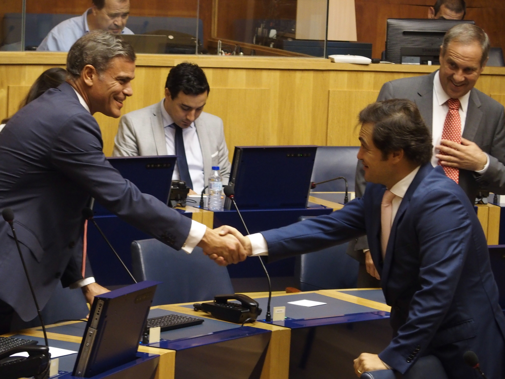 Ex-secretários e novos deputados bem recebidos no parlamento regional
