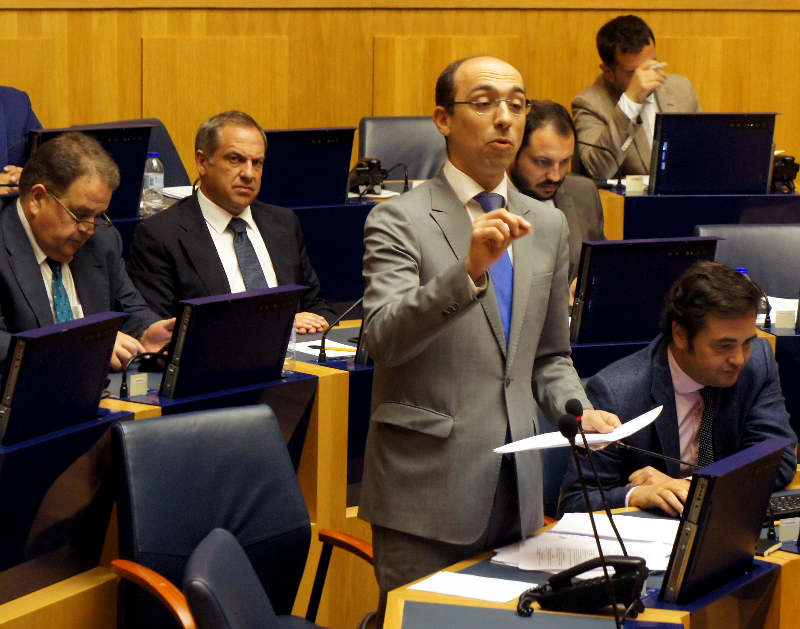 Deputados do PSD agastados com Estado devedor de milhões à Madeira
