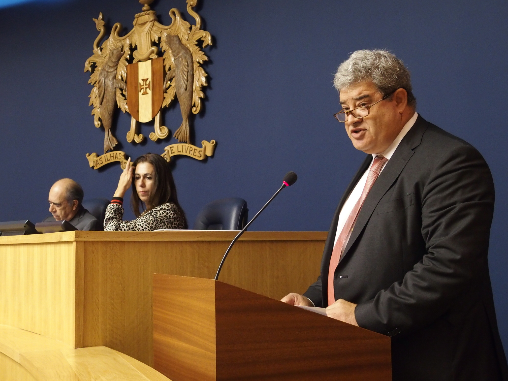 Debate sobre o novo hospital: PSD acusa governo de António Costa, oposição denuncia “falência” do sistema de saúde na RAM