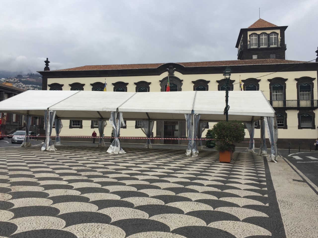 Mercado dos Lavradores faz 77 anos e sai à rua para “dar uma volta” pela Praça do Município