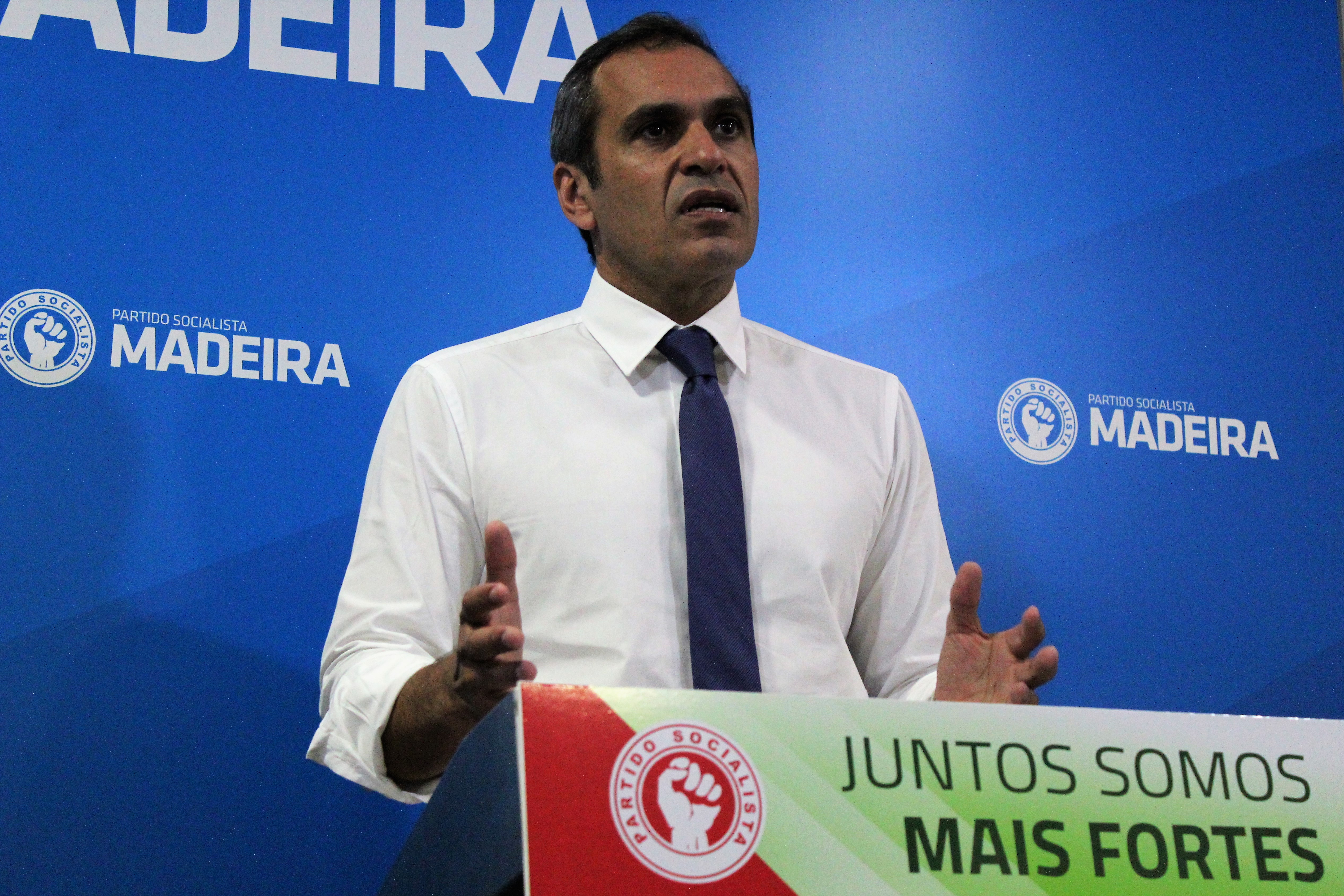 Carlos Pereira apresenta a 27 de novembro recandidatura à liderança do PS-Madeira