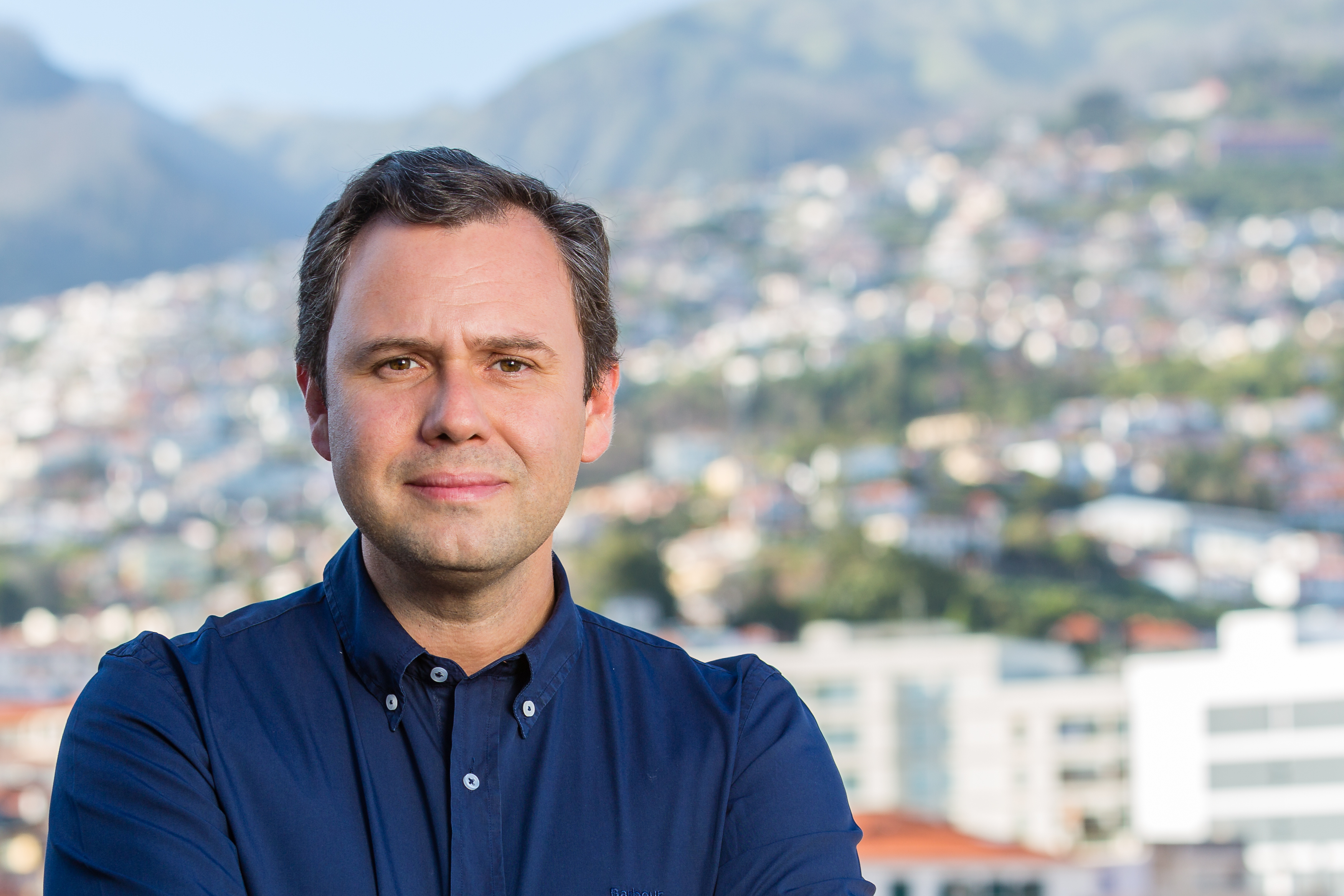 Rui Barreto lamenta “míseros 150 euros” que o Governo Regional se propõe devolver aos empresários, em sede de IRC