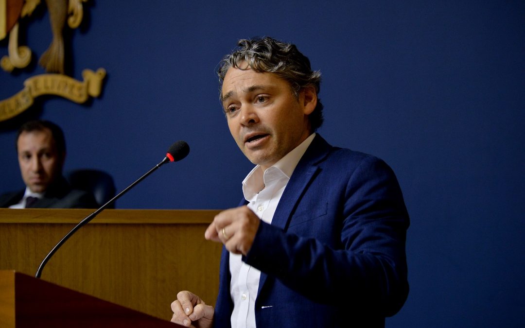 JPP critica Orçamento: Governo Regional “dá com uma mão e tira com a outra”