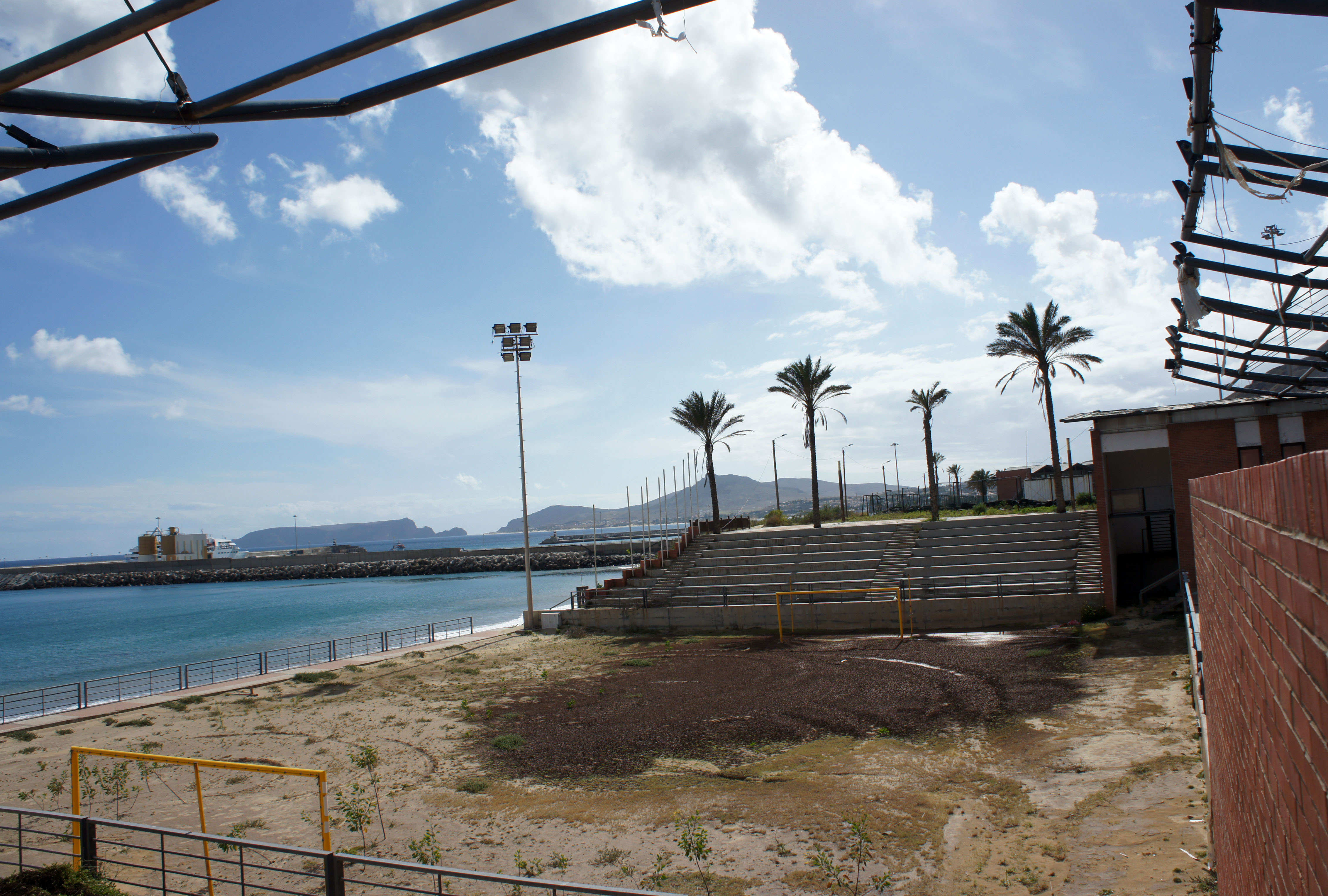 Governo põe fim a contrato para utilizar Casa das Mudas, Centro Desportivo da R. Brava, Ténis e desportos de praia do P. Santo
