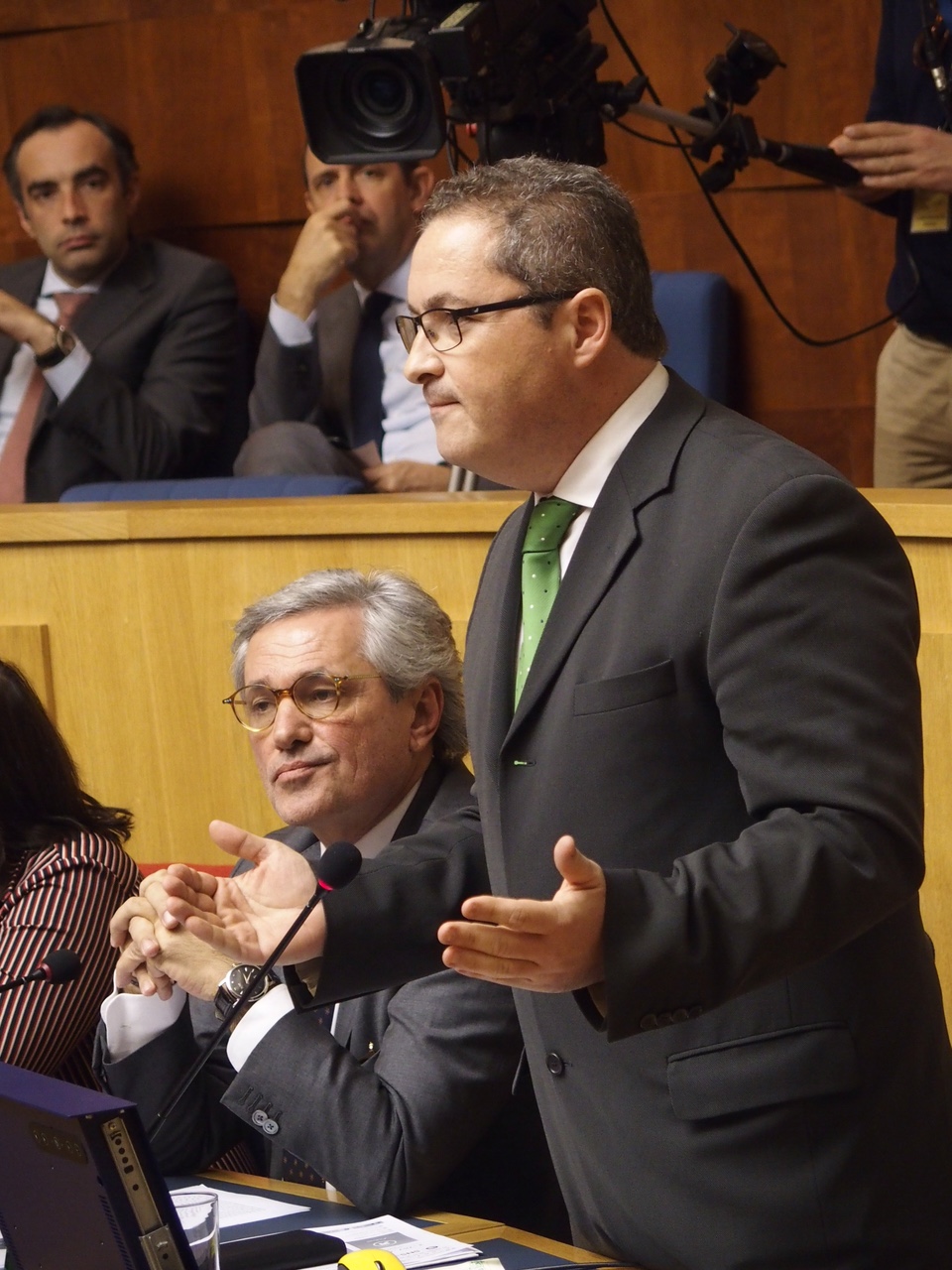 Mais 60 enfermeiros prometidos para o ano não satisfazem oposição; Saúde sob fogo, PPP para o novo hospital desagrada