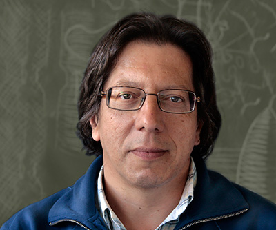 Arquivo da Madeira recebe biblioteca do Professor Nelson Veríssimo