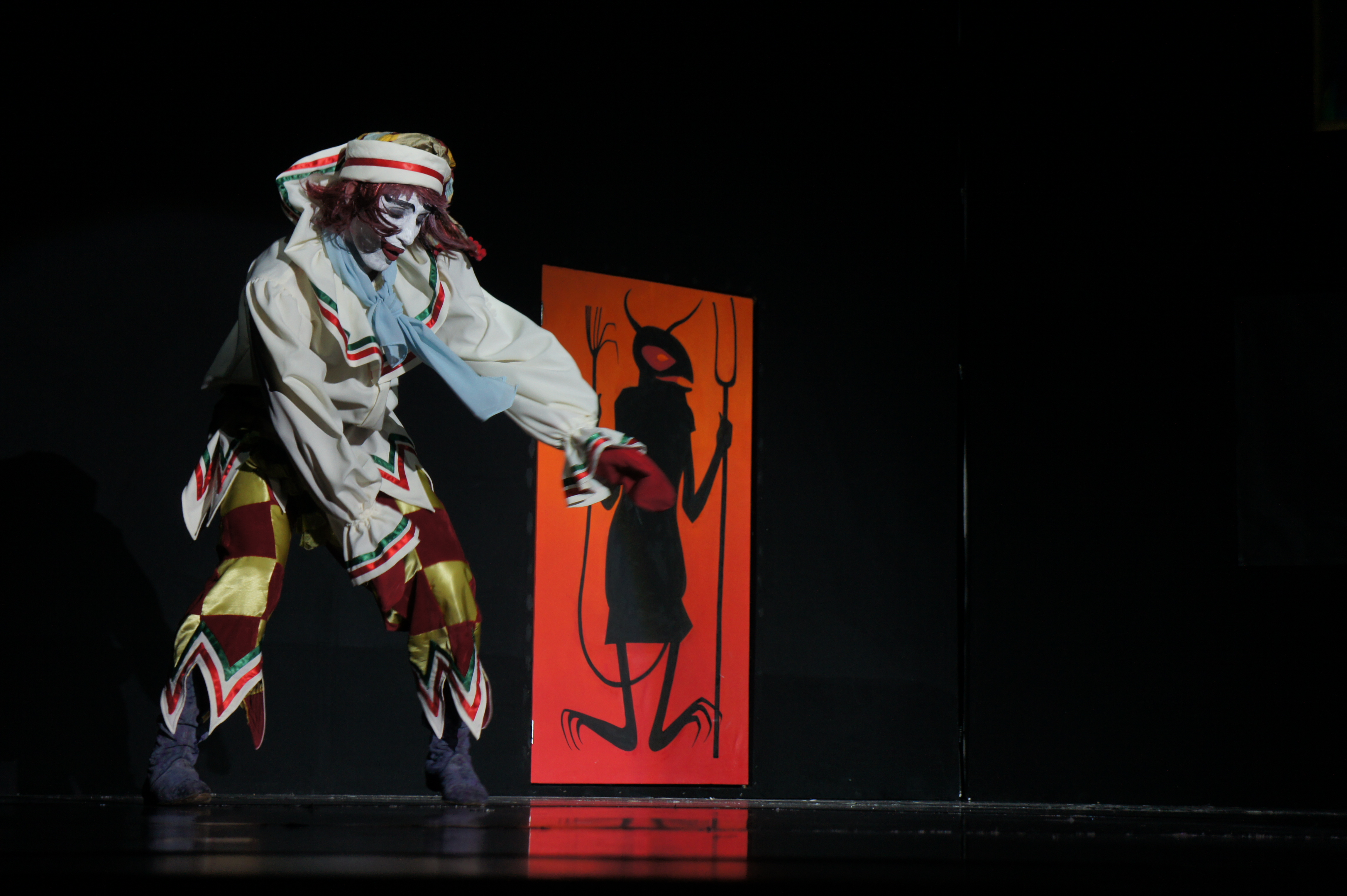 Bailado Petrouchka e apresentação de alunos de Carlos Fernandes agradaram ao público