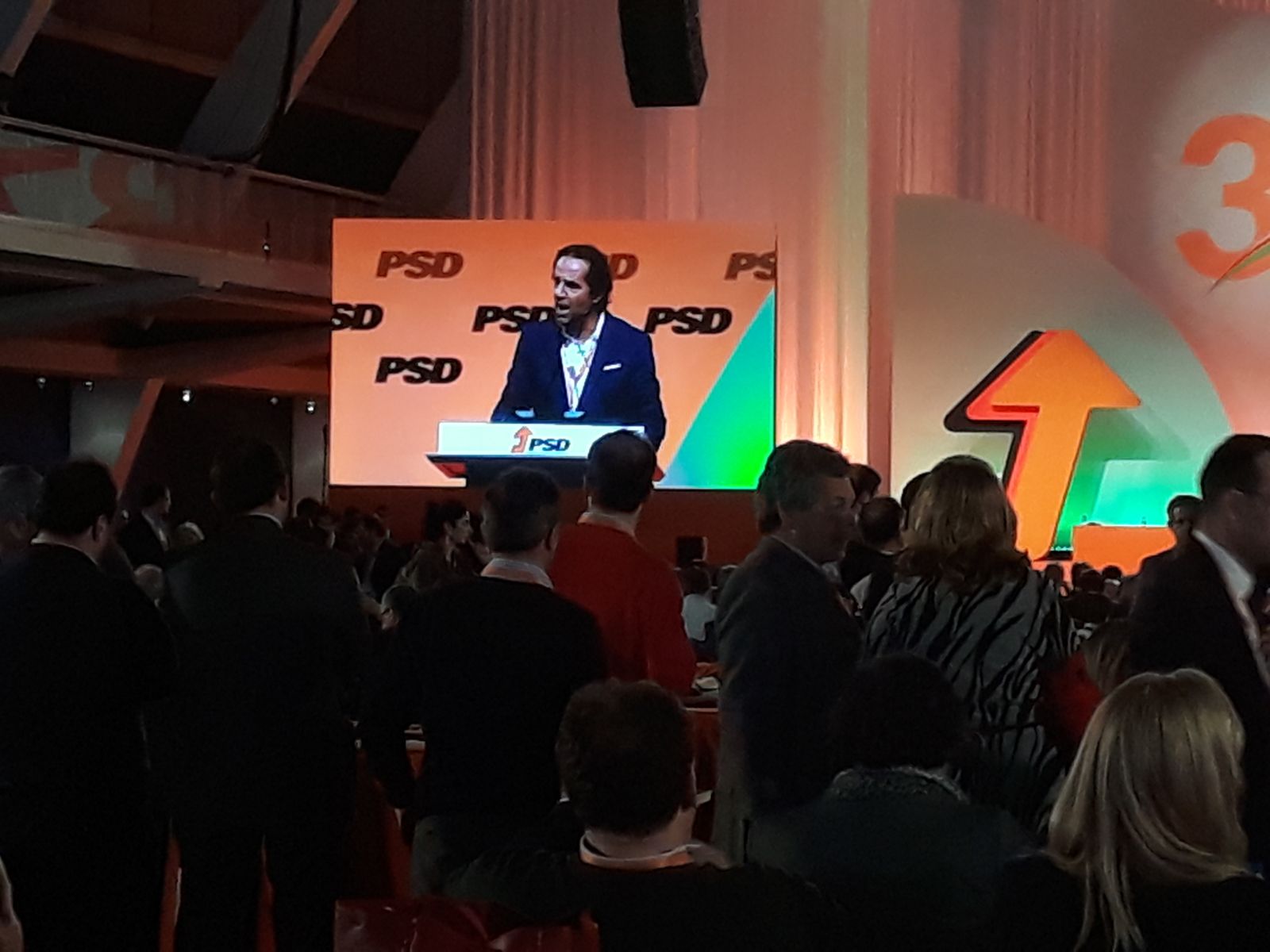 Veja as intervenções de Miguel Albuquerque e Alberto João Jardim no congresso do PSD (vídeos)
