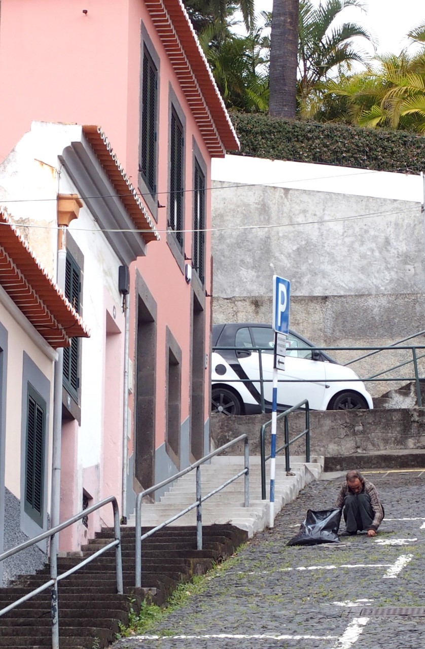 Autarcas prometem mas esquecem-se sempre de recuperar a rua do Quebra-Costas