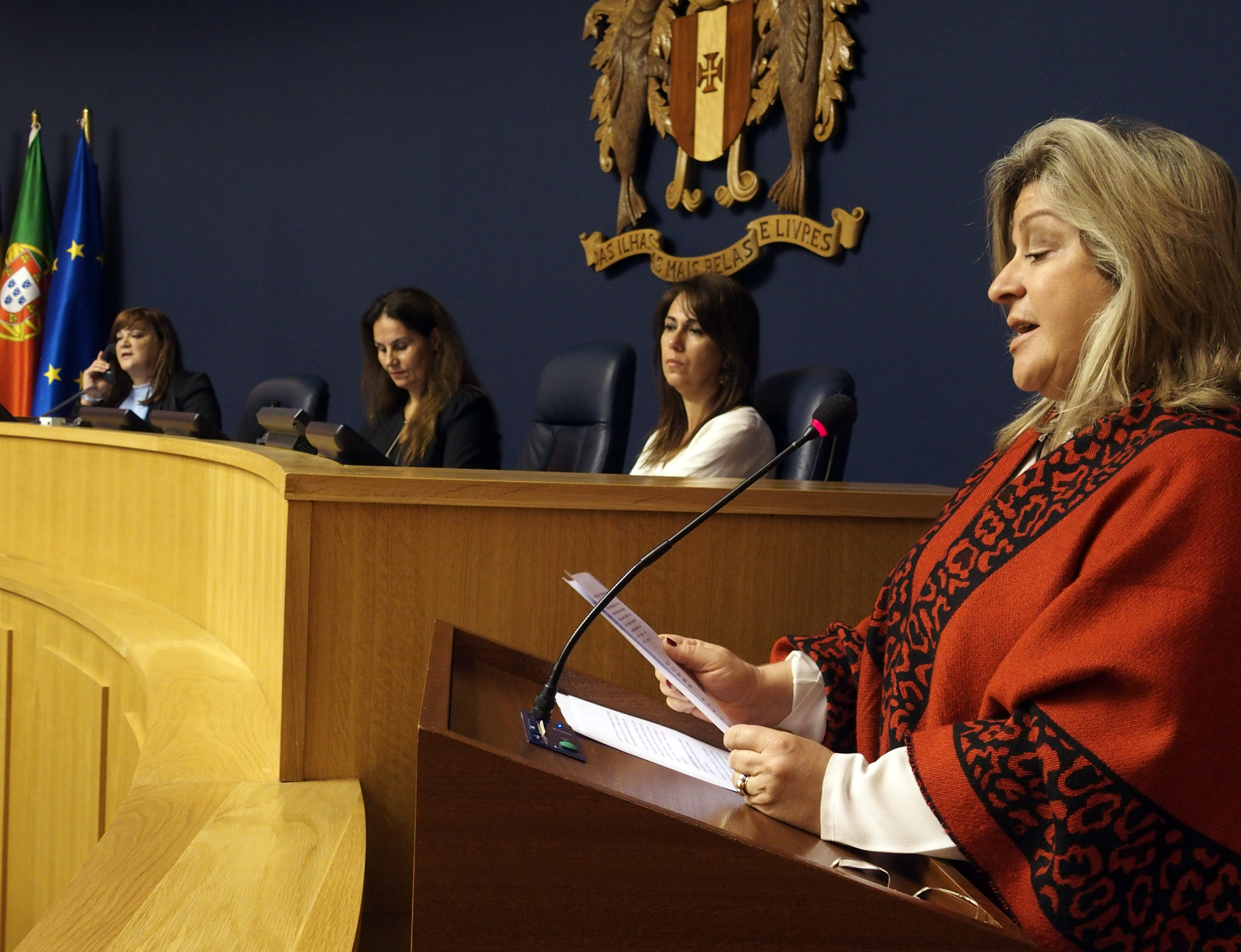 Discriminação da Mulher e violência doméstica estiveram em debate no parlamento regional