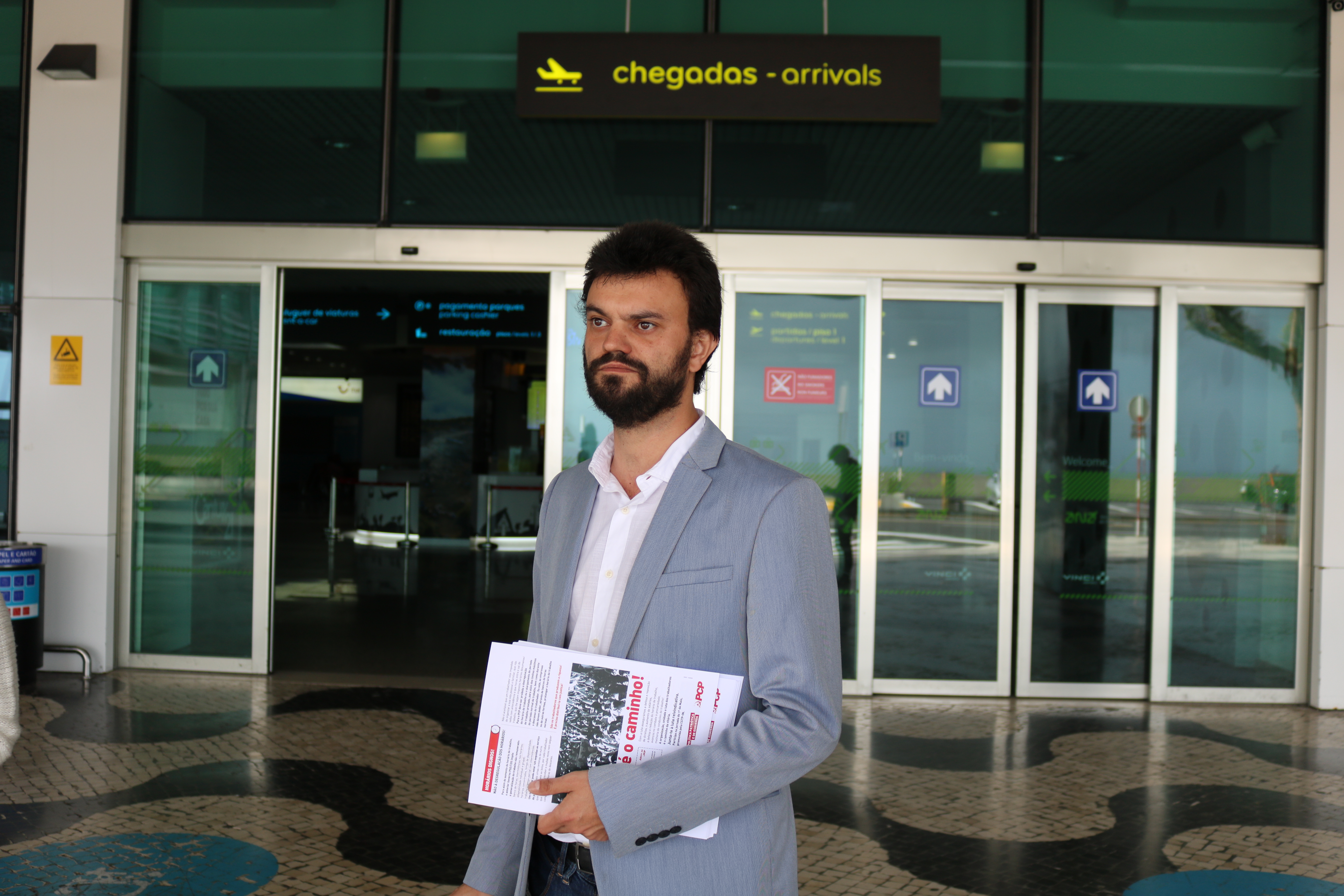 PCP foi ao aeroporto denunciar desigualdades laborais