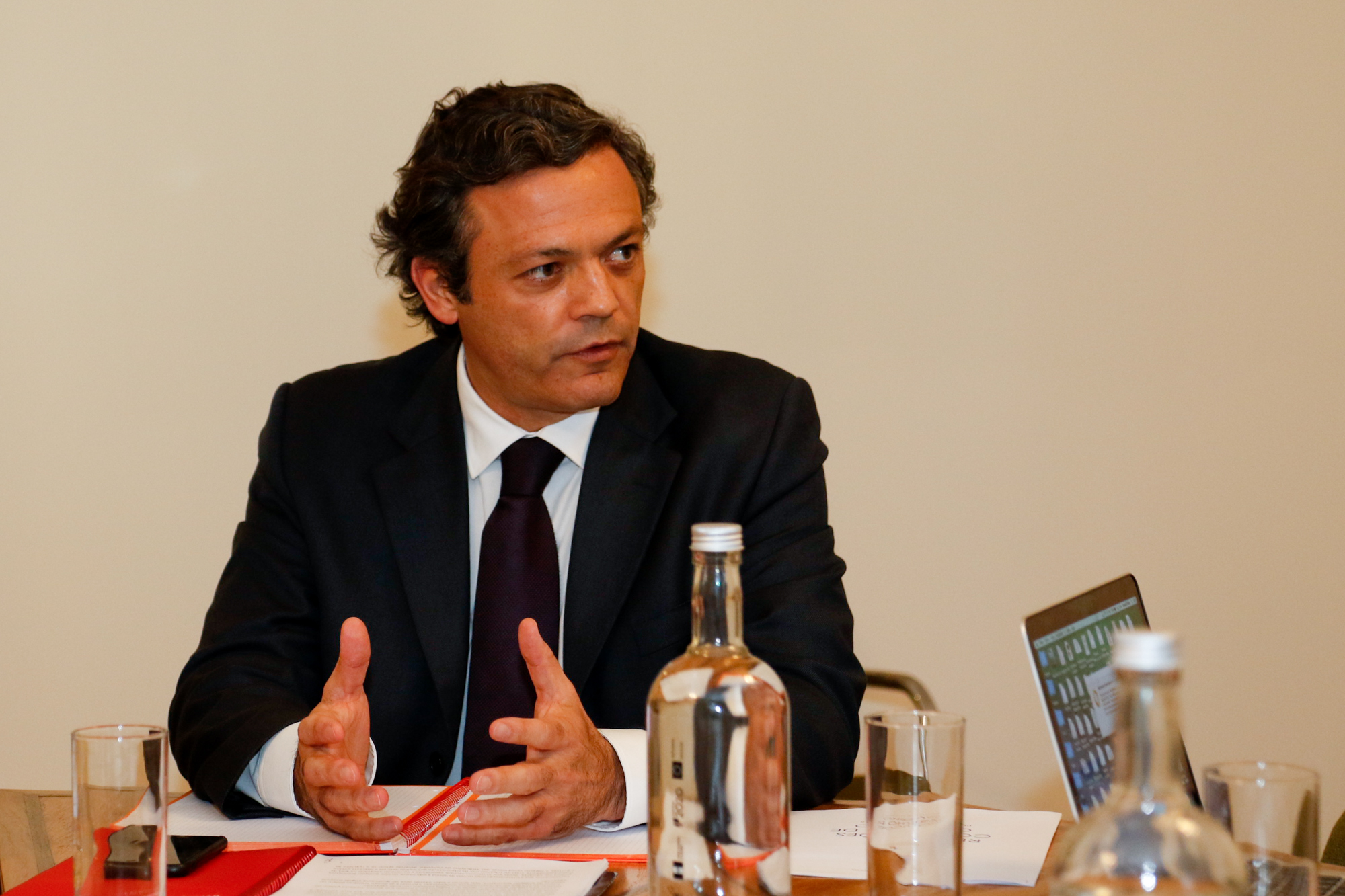 Governo formaliza hoje cedência da quota na Cimentos Madeira
