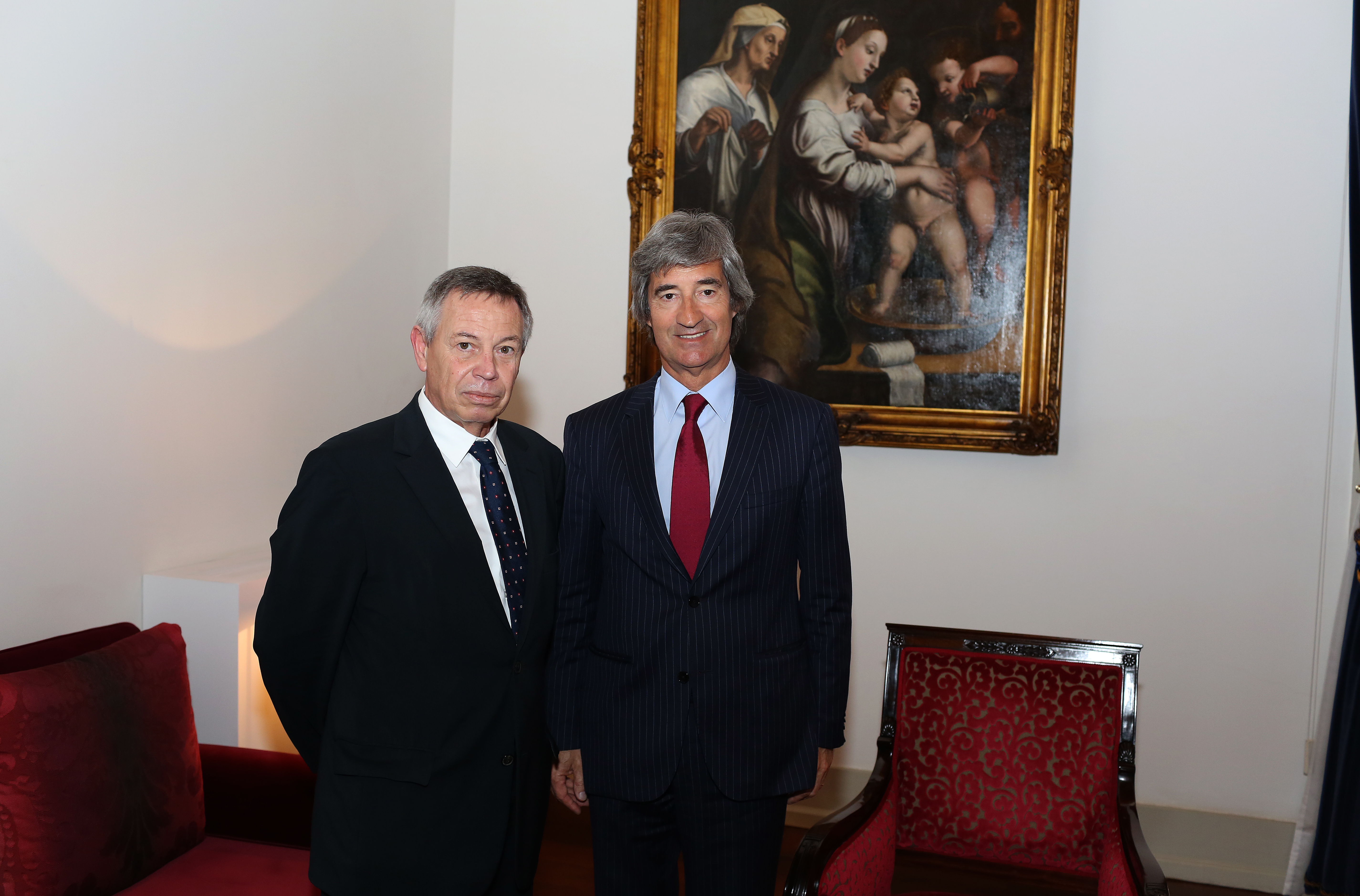 Presidente da Assembleia recebeu diretor cessante dos CTT na Madeira