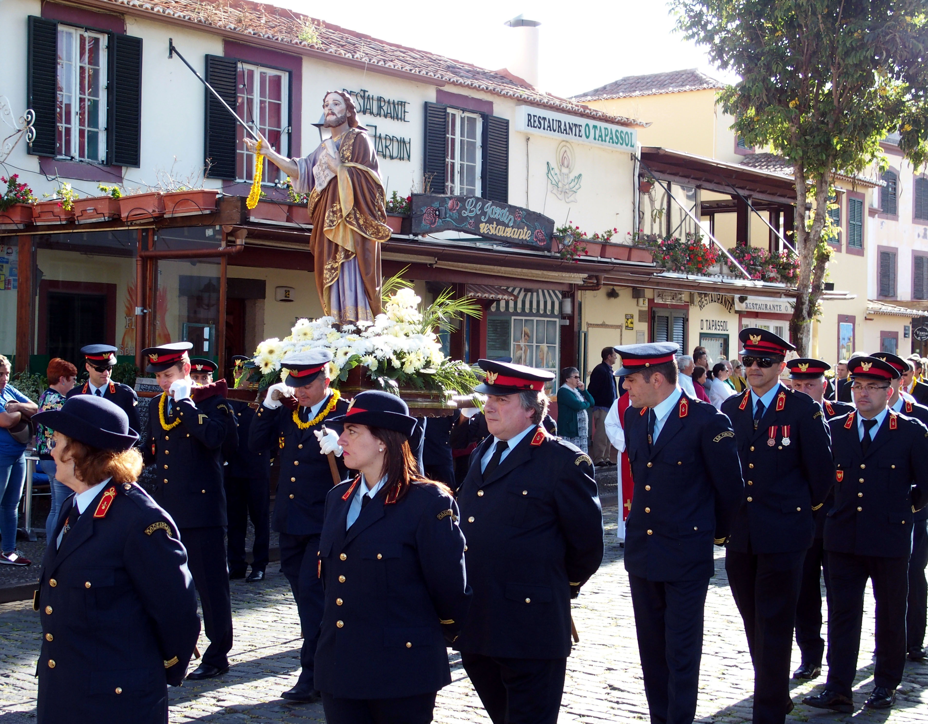 Miguel Albuquerque associou-se, este ano, à procissão de São Tiago Menor, protetor do Funchal