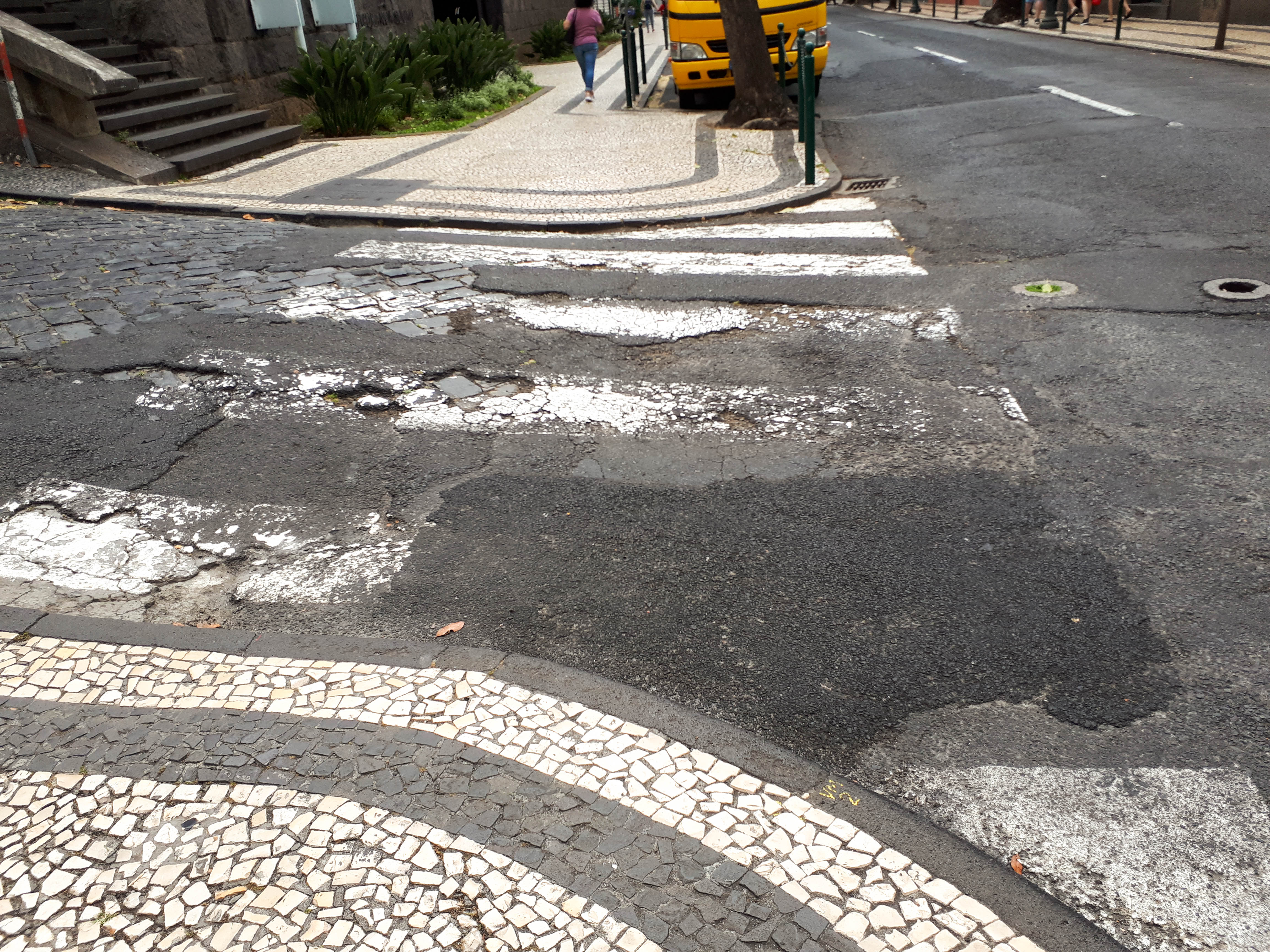 Nós, Cidadãos! critica estado da sinalização (passadeiras) no concelho do Funchal