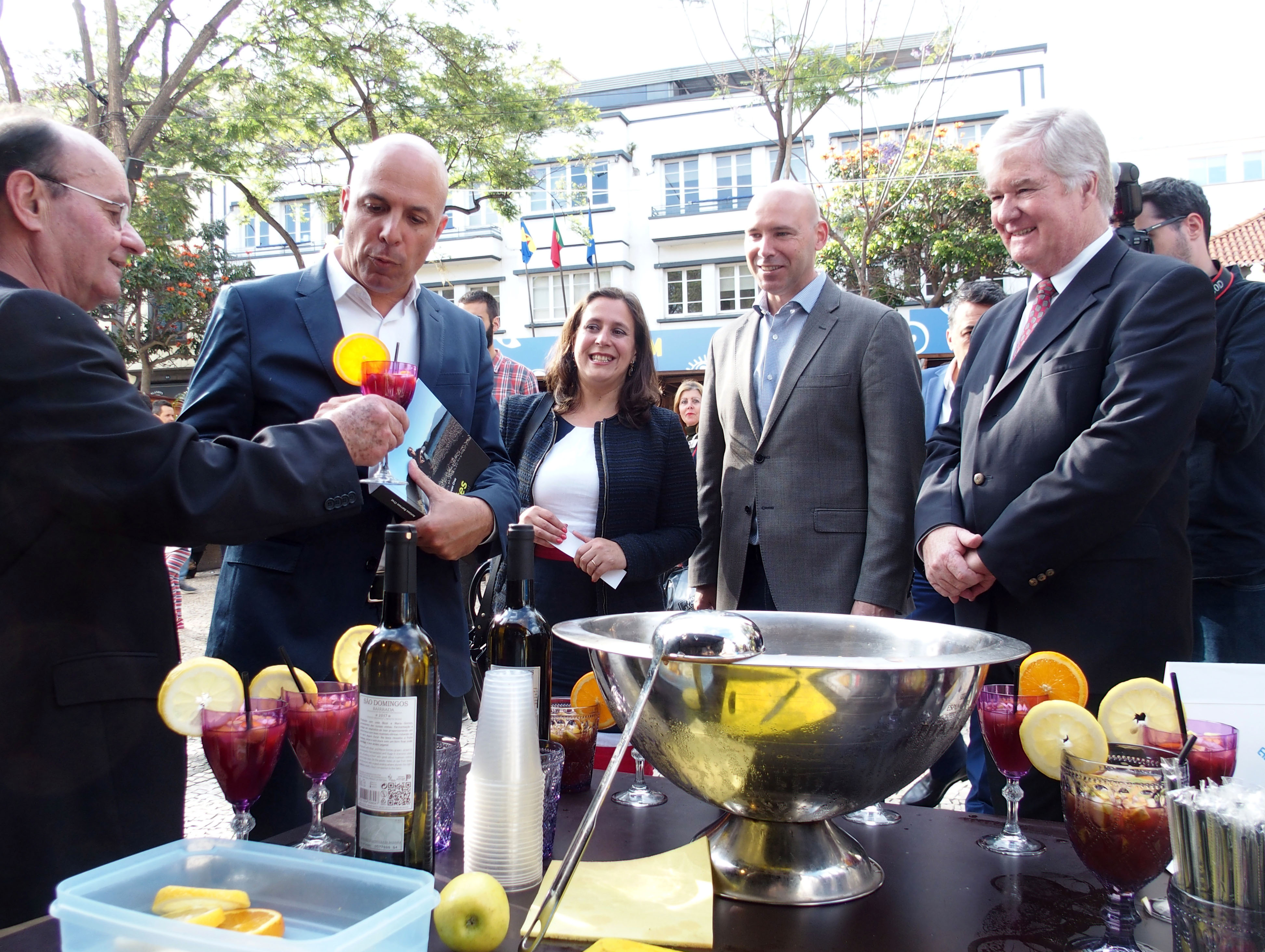 Cafôfo e Mário Rodrigues marcaram presença na inauguração da Feira do Livro