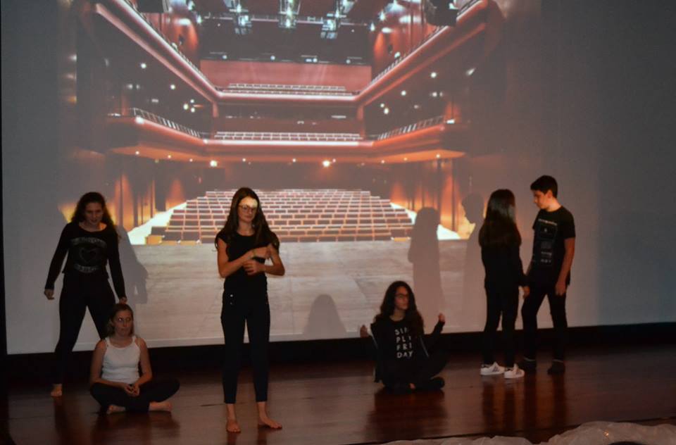 Alunos quarta-feira em palco na Ponta do Sol