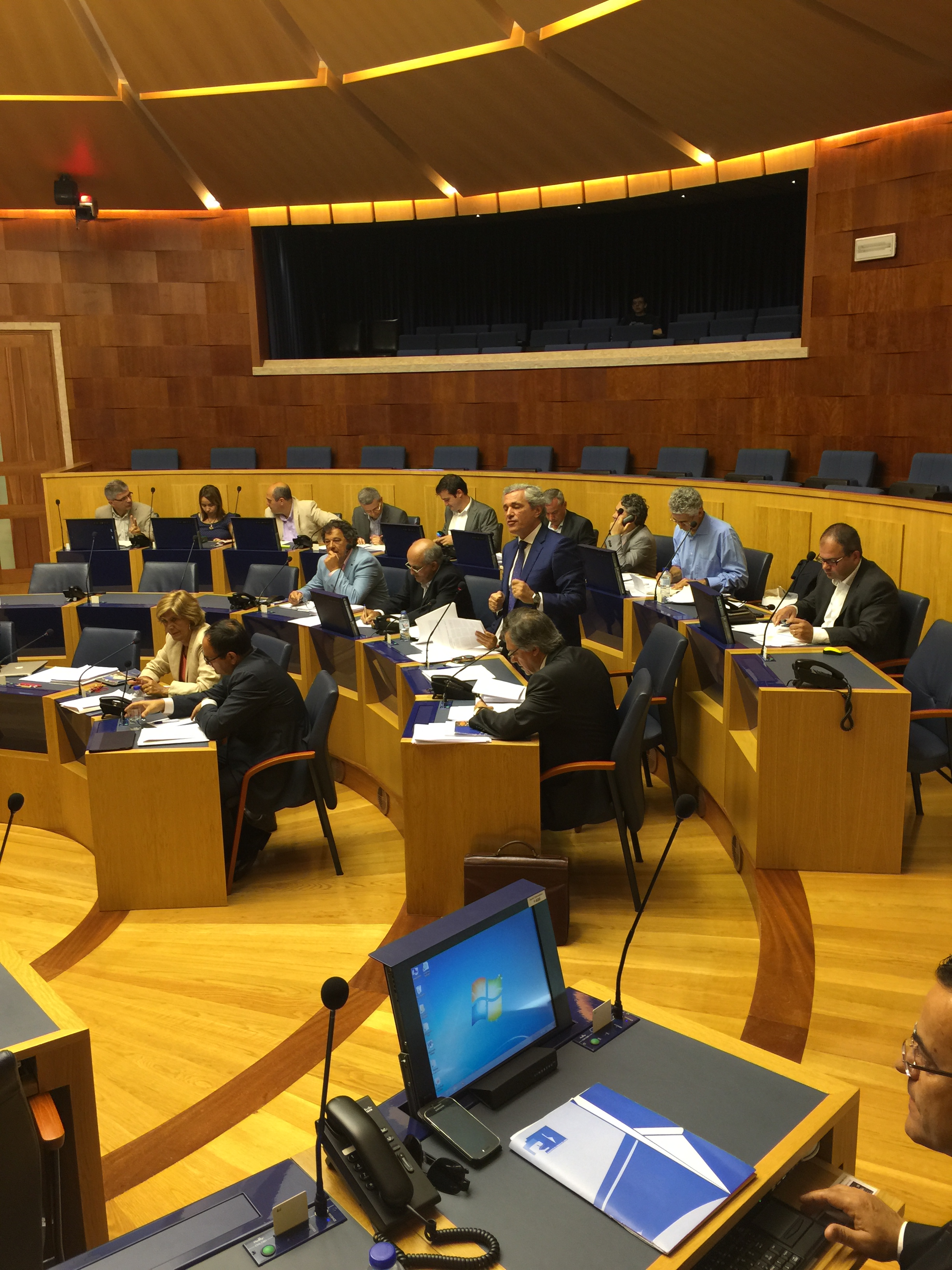 CDS alerta em plenário para aumento do número de governantes ao serviço de Albuquerque