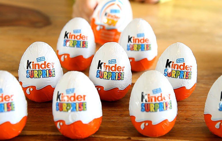 Menina de 3 anos morre em França sufocada com ‘brinde’ de ovo kinder