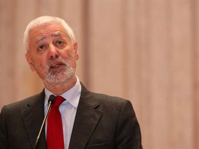 Onde foi que Sampaio da Nóvoa ganhou?