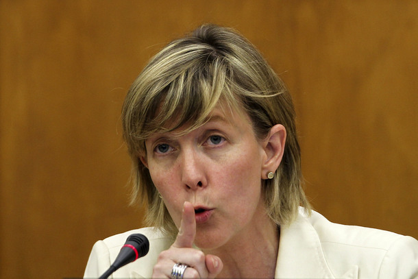 Maria Luís Albuquerque acumula salário de deputada com 100 mil euros na Arrow