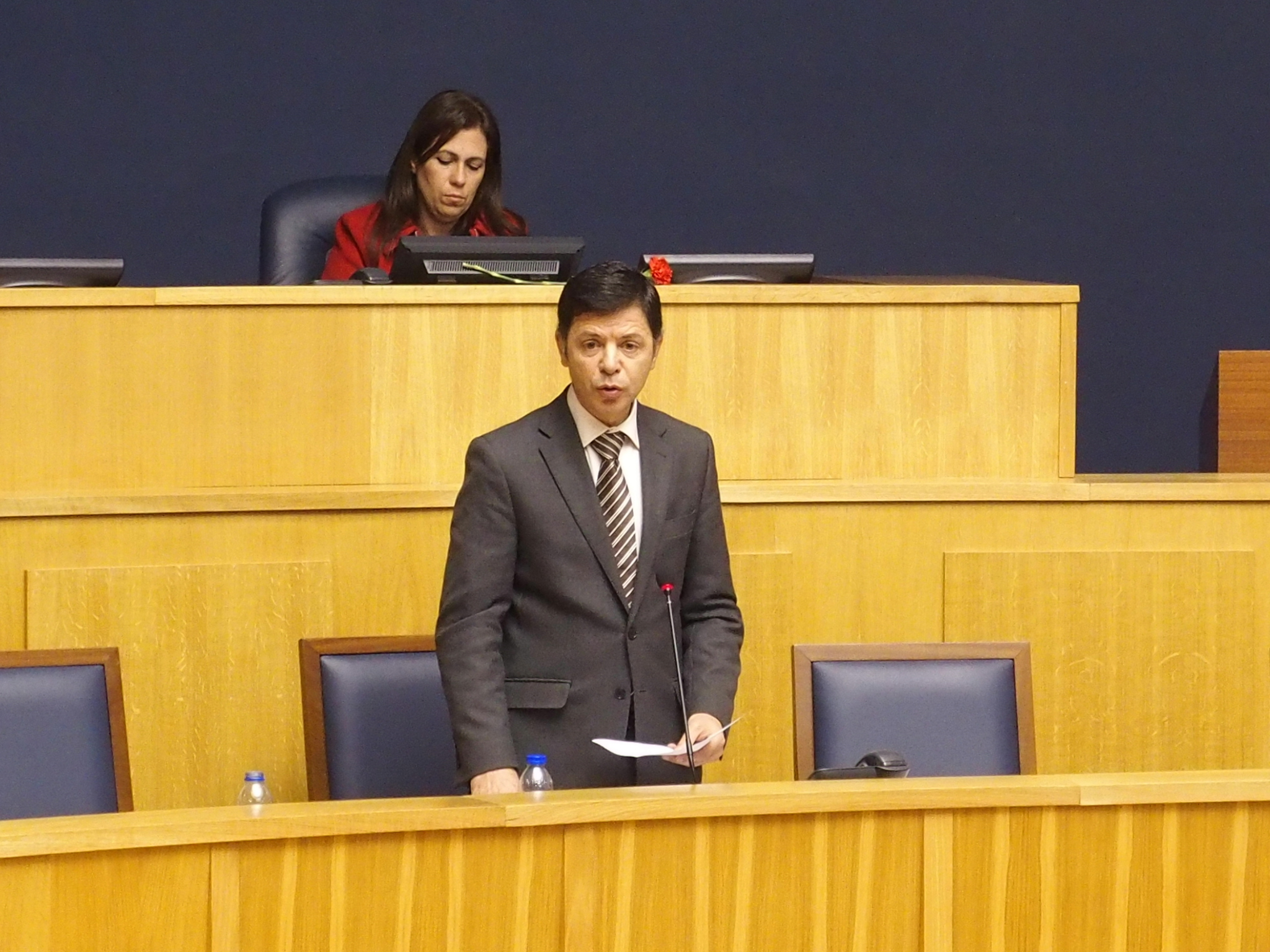 Rui Gonçalves sob fogo por causa do que falta fazer depois do 20 de Fevereiro de 2010