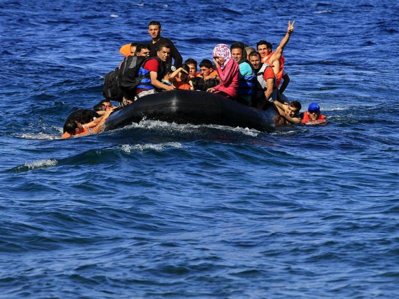 Guardas costeiros turcos agridem migrantes