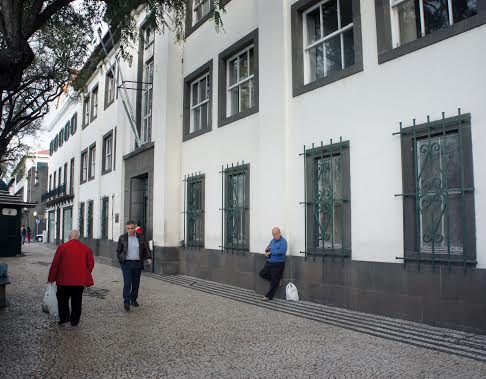Economia e Transportes com novas instalações na rua do Seminário