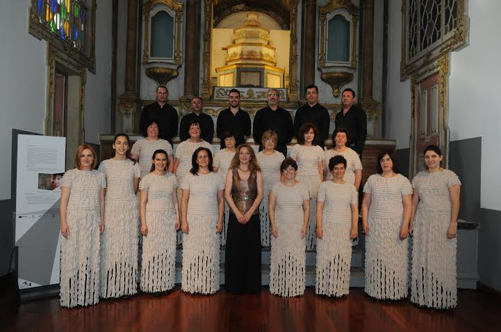 Grupo coral da Camacha em encontro de coros em Santarém