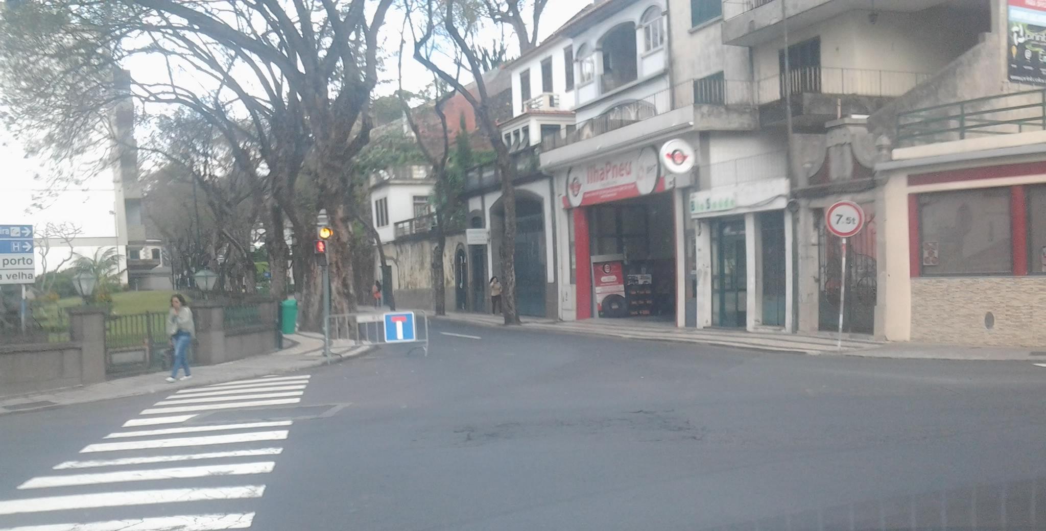 Rua João de Deus fechada para o 25 de Abril da CDU