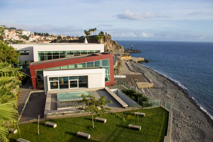 Biblioteca de C.ª Lobos faz 7 anos com palestras e lançamento de livro