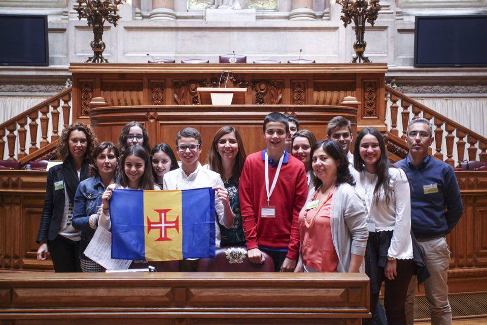 Alunos da Madeira vivem dia diferente na Assembleia da República