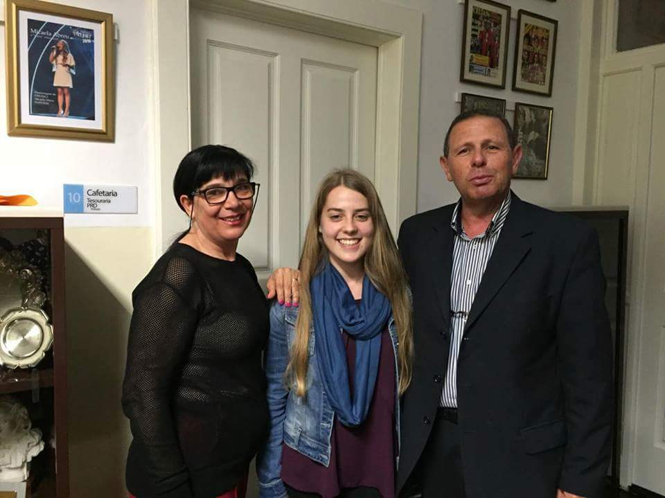 Micaela Abreu reconhece quem a ajudou a crescer na música